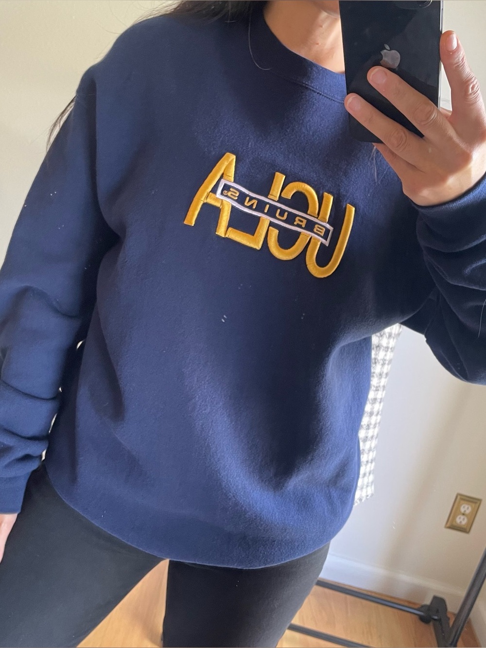 Vintage embroidered UCLA Bruins crewneck sweatshirt